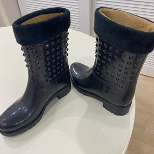 Women’s size 39 waterproof boots